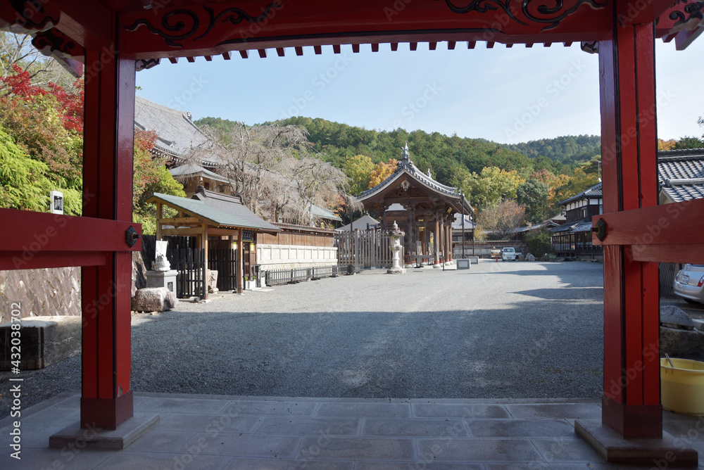 本圀寺　赤門から境内を望む　京都市山科区