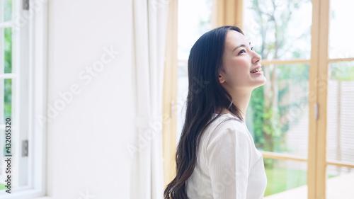 さわやかな女性の美容イメージ