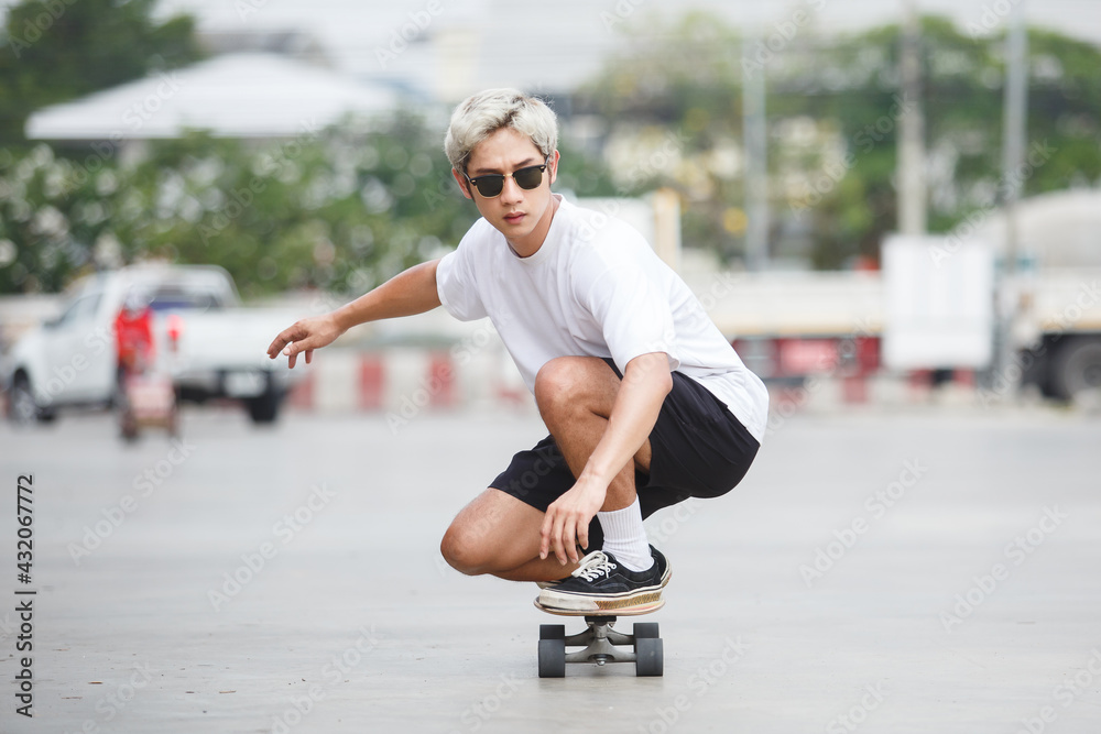 Skateboard wear online