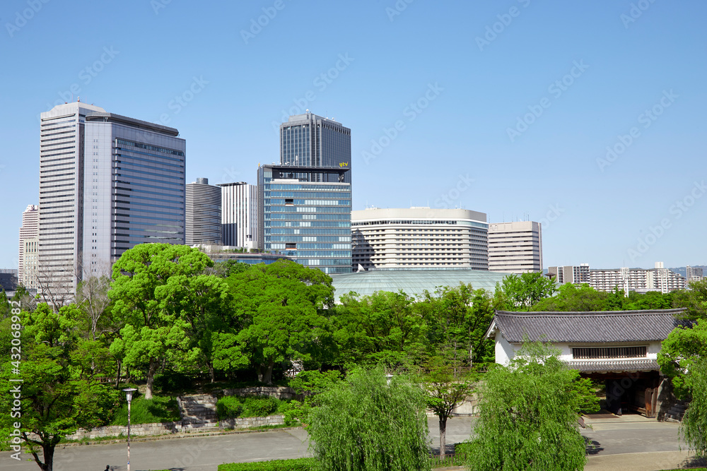 Fototapeta premium 大阪ビジネスパーク 2021年 初夏