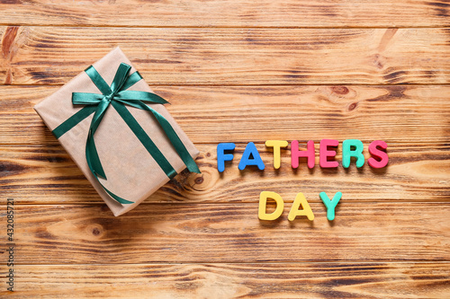 Text FATHER'S DAY and gift ...
