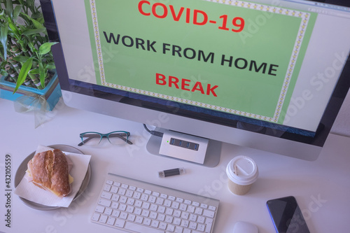 Coronavirus. With the covid-19 pandemic, work from home has increased. It's time for a break. With the vaccination of the population the contagion is reduced and this work system will decrease photo