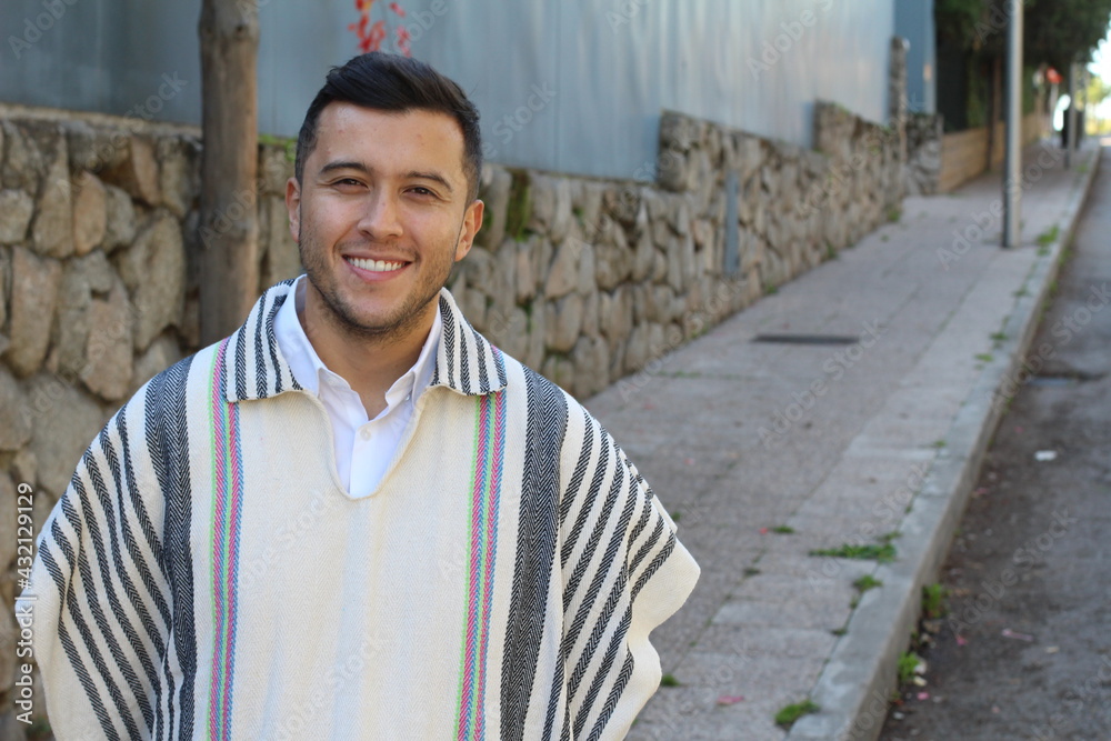 Obraz premium Traditional South American man with poncho 