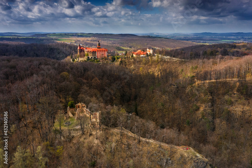 Obraz na płótnie Old and new Książ w salonie