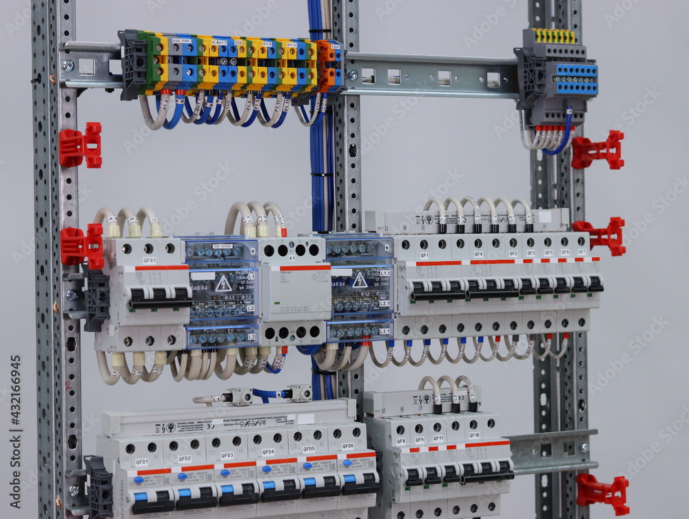 Electrical panel with automatic protection devices and differential automatic protection devices.