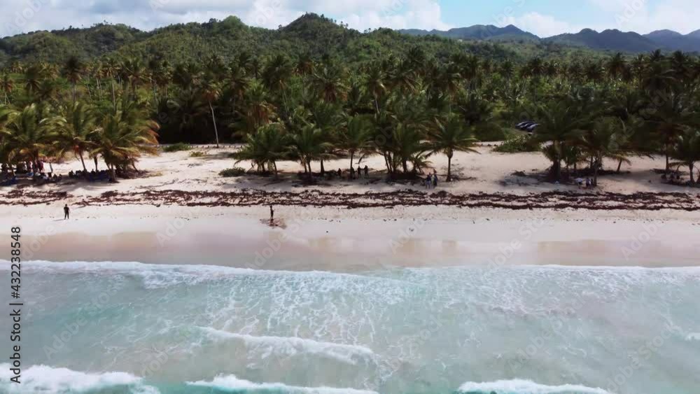 Hermosa Playa Rincon en la peninsula de Samana, REpublica Dominicana