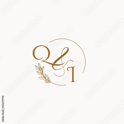 QI initial wedding monogram logo