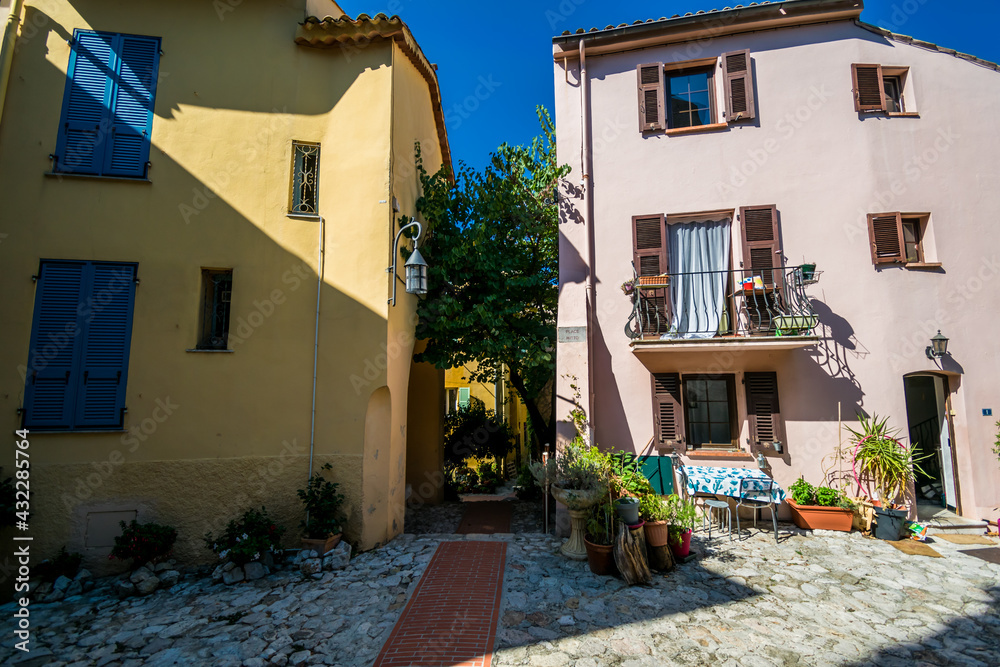 Naklejka premium La Turbie village de la Côte d'Azur, surplombant Monaco. 