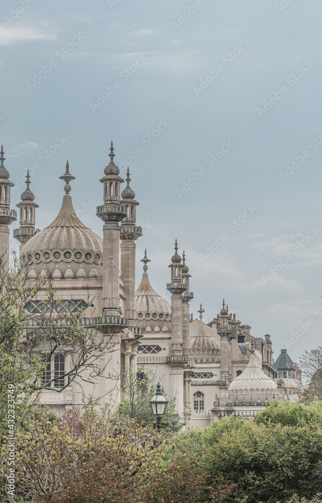 Vistas al palacio real en Brighton, Inglaterra. La antigua residencia de verano de la familia real británica, con tendencias arquitectónicas indo chinas y góticas