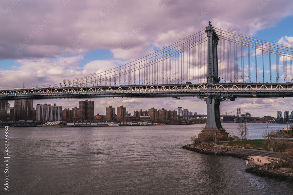 Obraz premium city bridge city Manhattan sky clouds New York