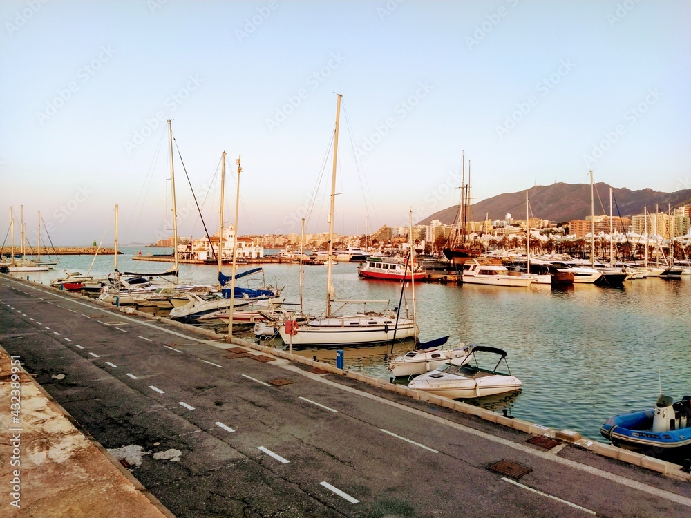 Muelle al atardecer