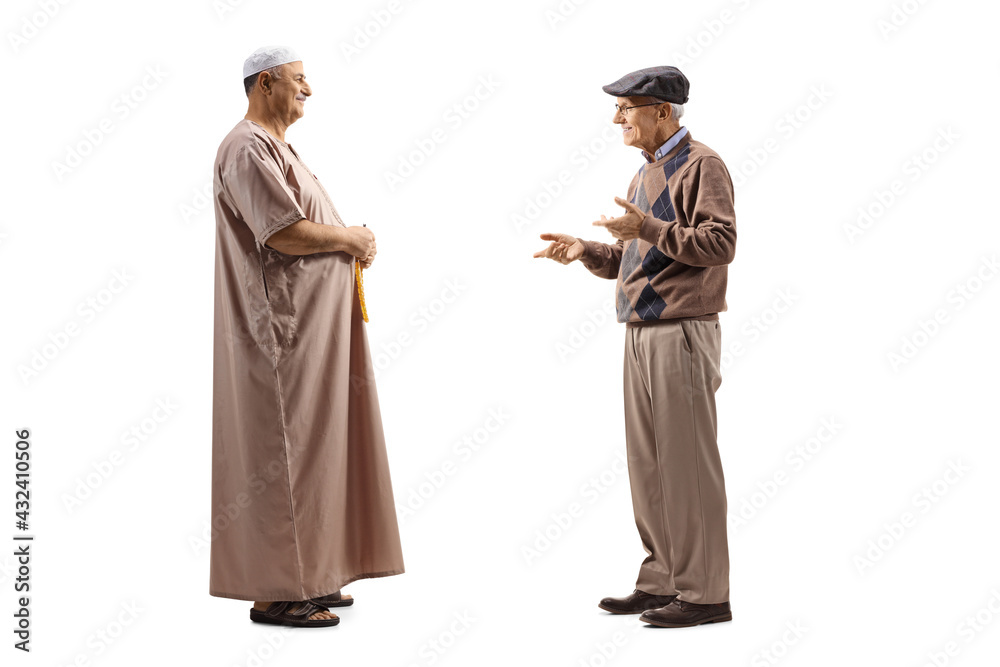 Conversation between an elderly caucasian and a muslim man