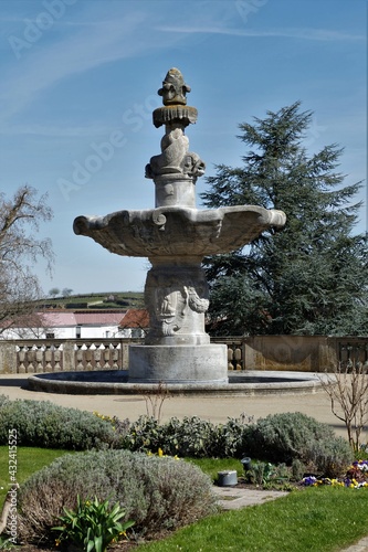 Valentin-Ostertag-Brunnen im Kurpark von Bad Dürkheim / Pfalz
