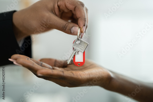 Tableau sur toile Real Estate House Key Handover