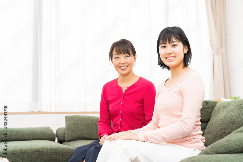 リラックスする親子 リラックスする親子