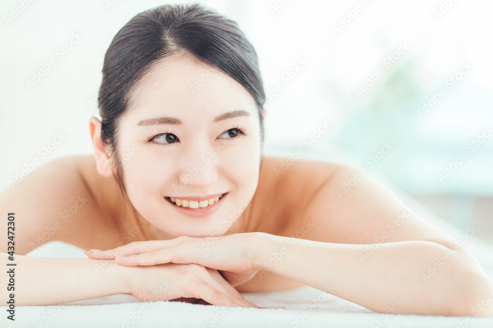 エステサロンにきた女性 エステサロンにきた女性