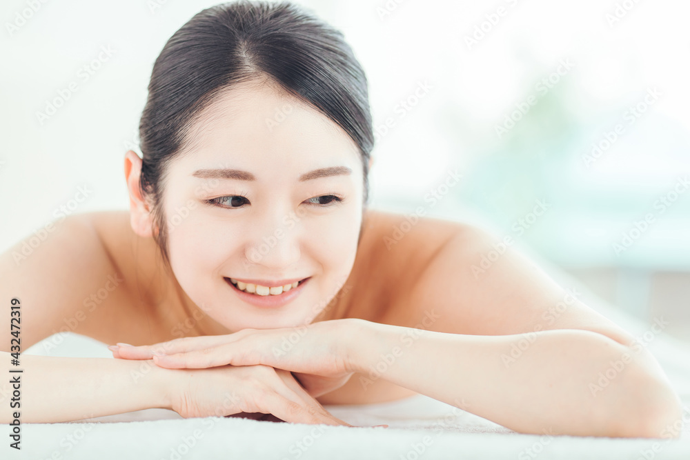 エステサロンにきた女性 エステサロンにきた女性