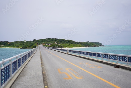 沖縄県池間島に架かる大橋