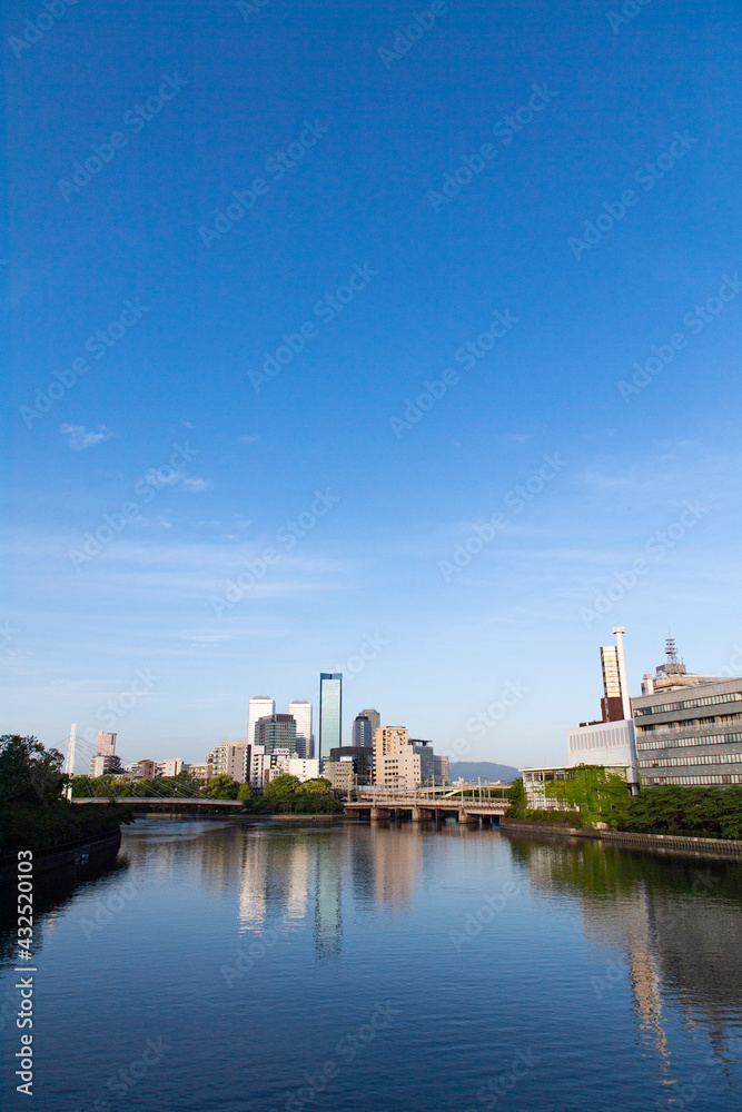 天満橋から見る京橋の高層ビル群