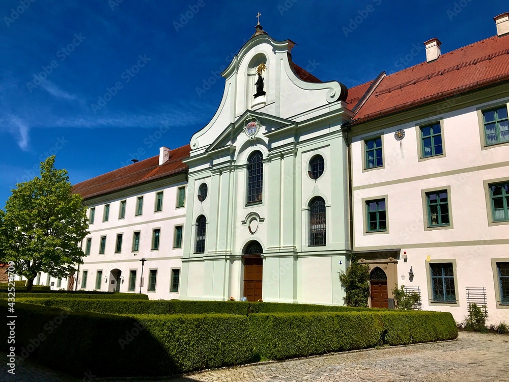 Pfarrkirche St. Marinus und Anianus in Rott am Inn (Bayern)
