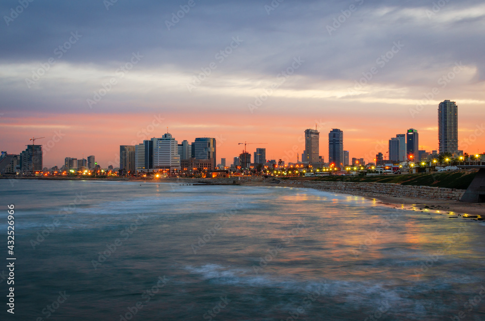 Fototapeta premium Tel Aviv, Israel City Skyline on the Mediterranean at Dusk