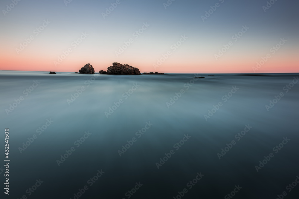 Obraz premium sunrise over the sea