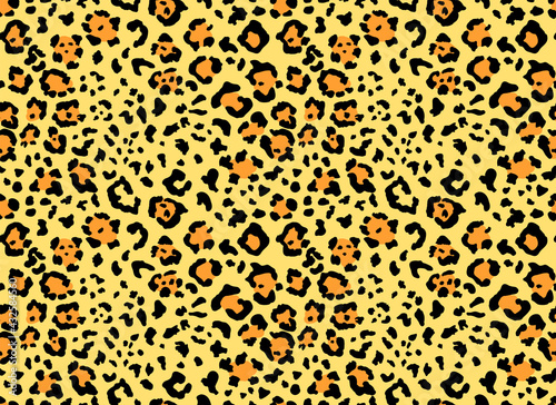Seamless leopard fur pattern.