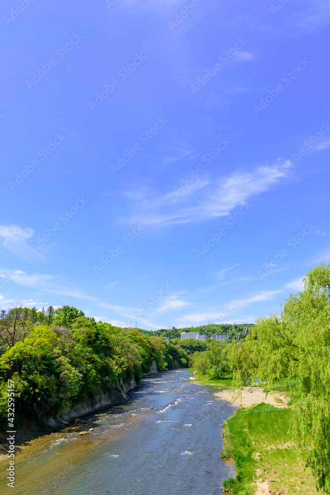 新緑の杜の都　仙台　広瀬川