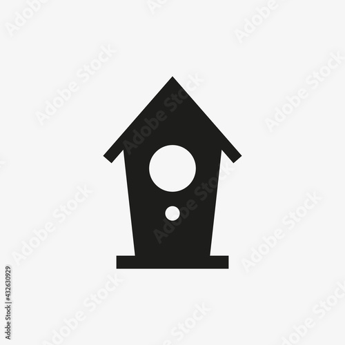 Bird house icon in line design style. Shelter, nest for birds.