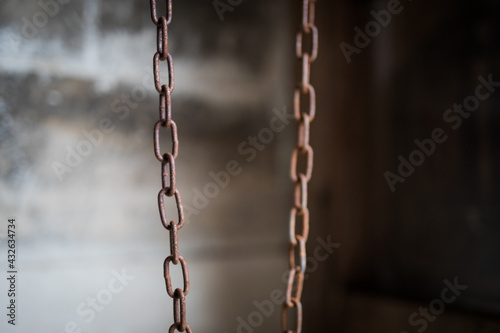 Old chain © LightItUp