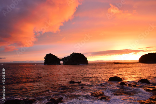 夕方の円月島