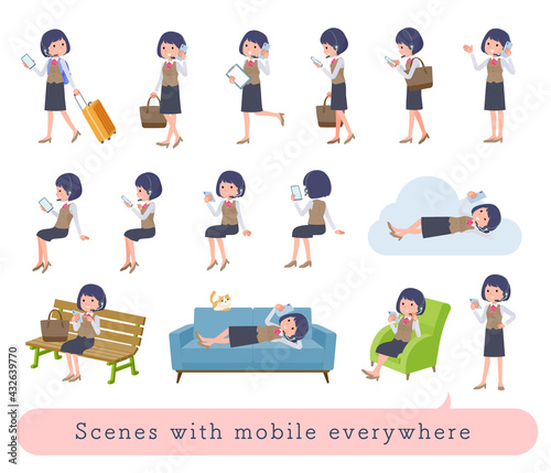 色々なシーンでスマホを使うインカムをつけたビジネス女性のセット