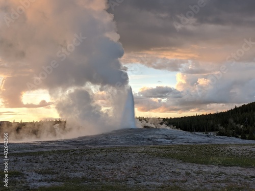Wallpaper Mural Landmarks, views, and nature Torontodigital.ca