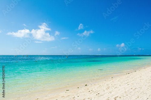 Belle Mare coast, Mauritius Island © Myroslava