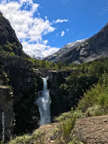 Fototapeta Naklejka Na Ścianę i Meble -  waterfall in the mountains