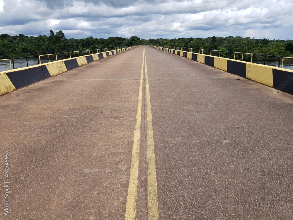 Bridge over the Uatumã River, close to the Balbina hydroelectric plant. Amazon, Brazil