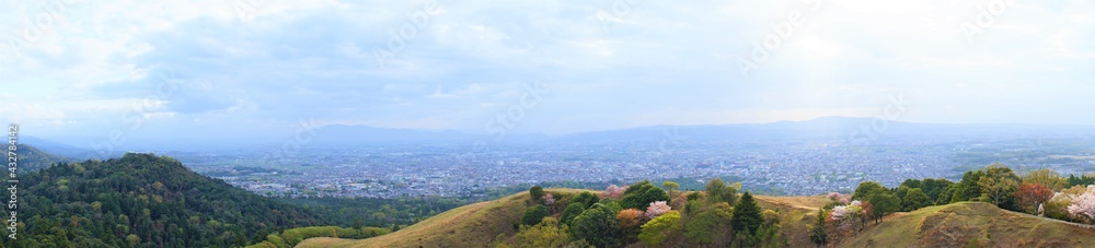 Aerial view of Nara city from Mount Wakakusa (Wakakusa-yama) during spring, Panoramic view - 若草山 山頂展望台からの眺望 桜の花 パノラマ