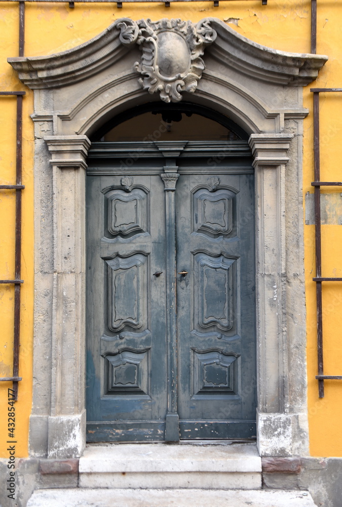 Portal in der historischen Altstadt von Weimar Portal in der historischen Altstadt von Weimar