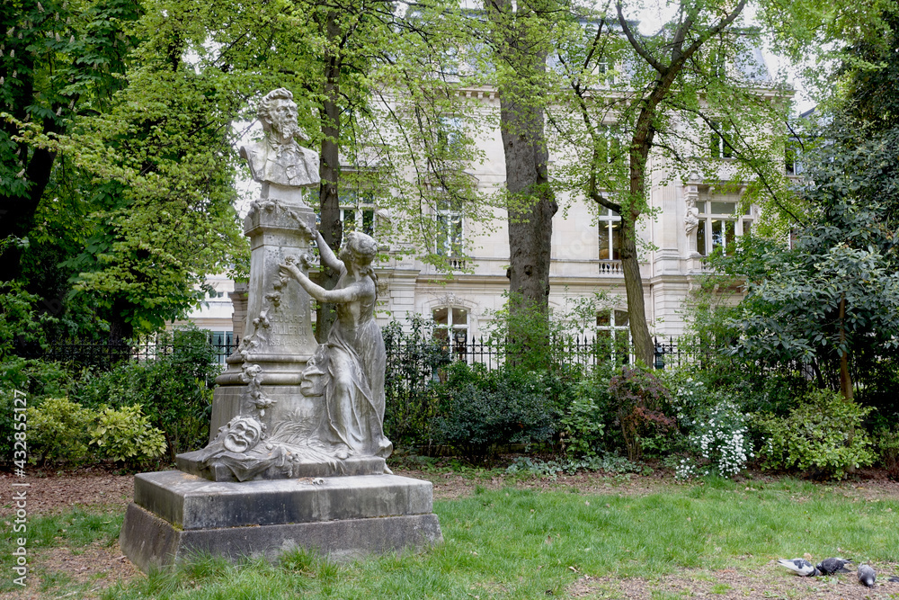 Monument à Edouard Pailleron au Parc Monceau