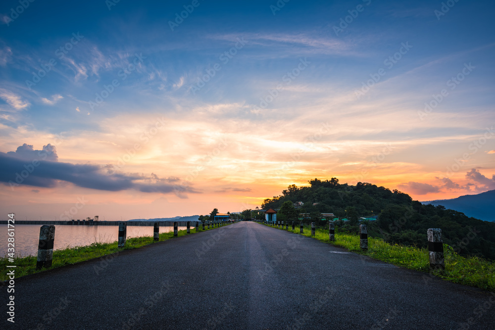 Fototapeta premium Road on the dam