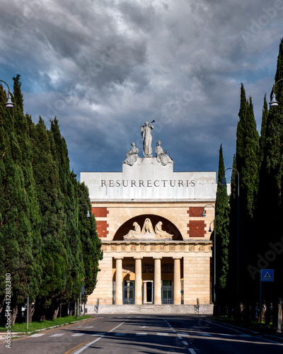 Verona - Viale del Cimitero Monumentale