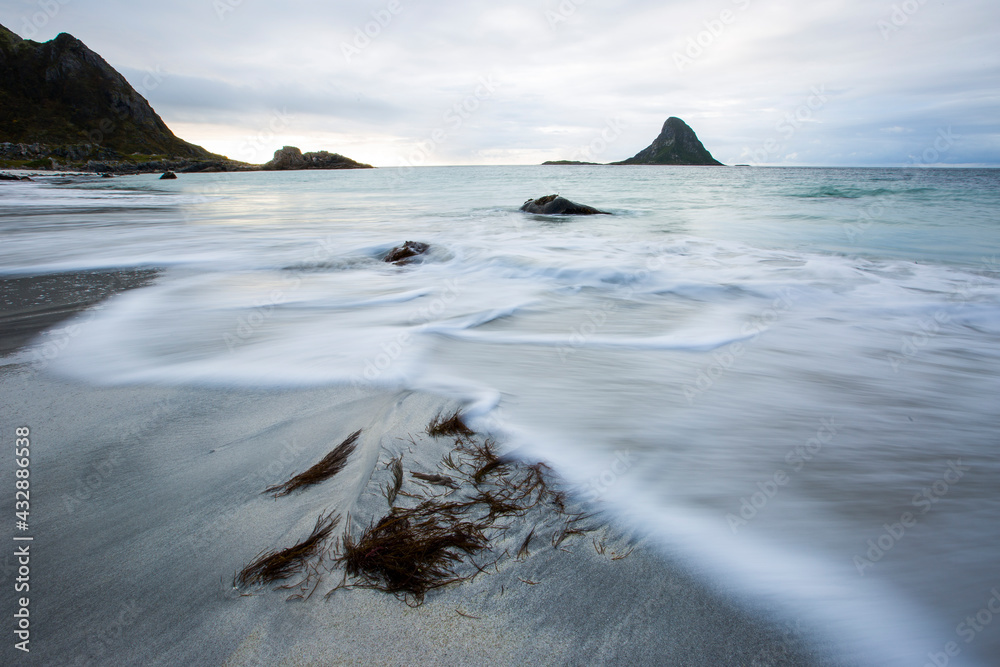 Fototapeta premium Autumn landscape and beach in Lofoten Islands, Northern Norway