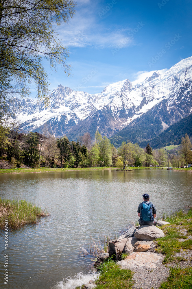 Fototapeta premium Lac des Chavants et chaîne du Mont Blanc