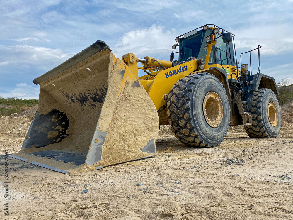 Komatsu Limited visual data 8