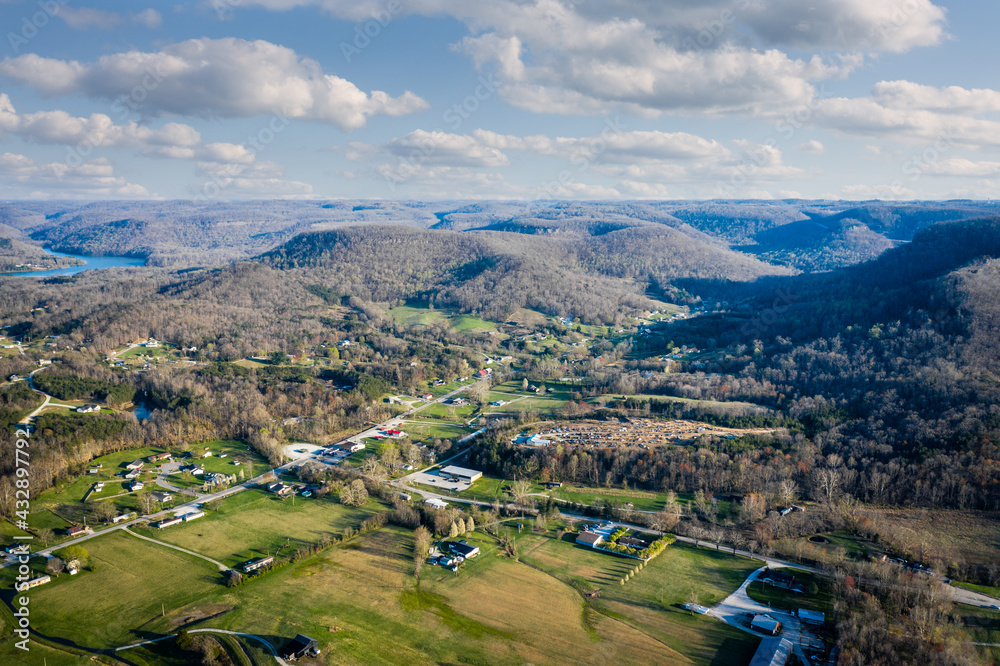 Naklejka premium Central Kentucky countryside