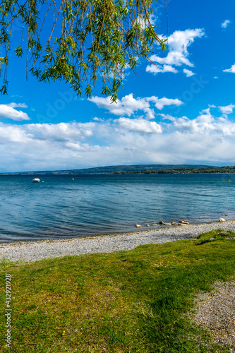 Sommerferien am schönen Bodensee mit blauen HImmel und schöner Wolkenstimmung  © Marc Kunze
