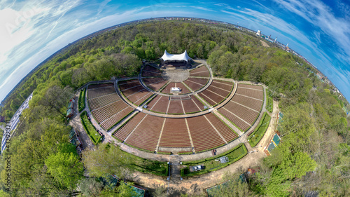 Die Berliner Waldbühne als Halbkugel, Mai 2021