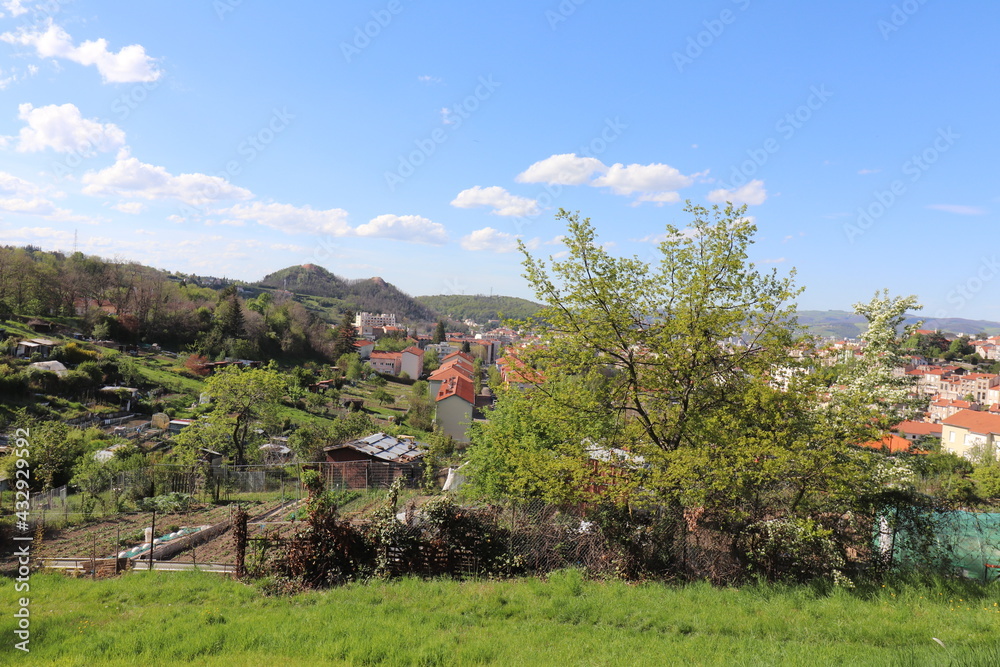 Vue d'ensemble de Saint Etienne depuis le quartier de la Cotonne, ville
