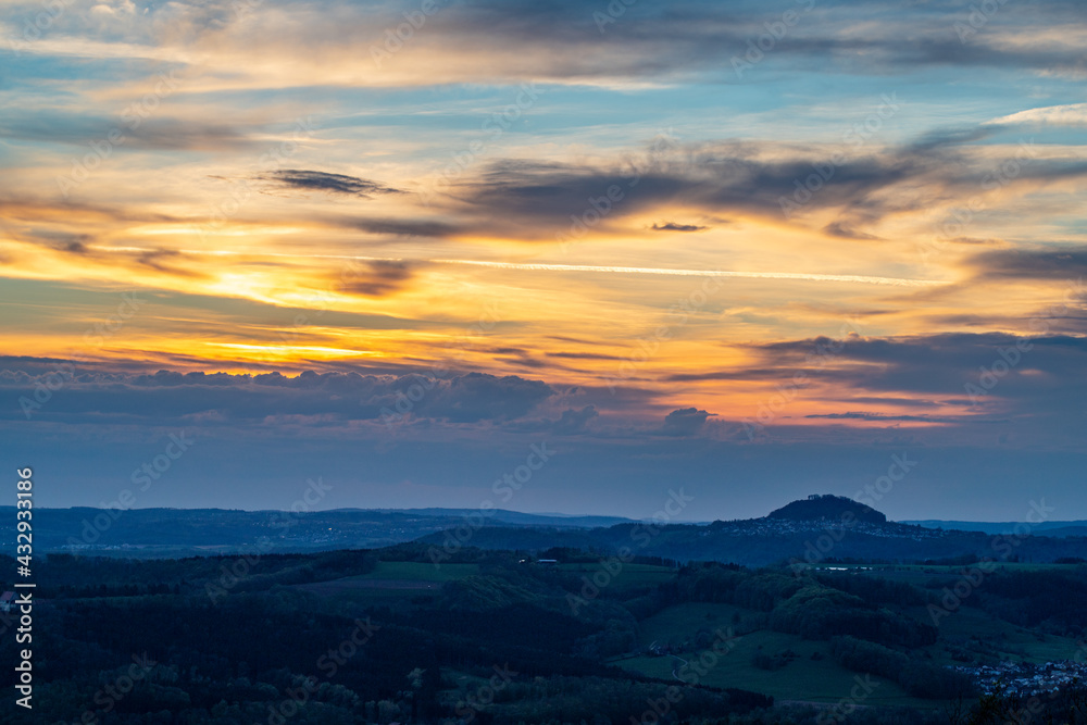 abendliche Wolkenstimmung Blick vom Donzdorfer Messelberg ins Lauter- und Filstal