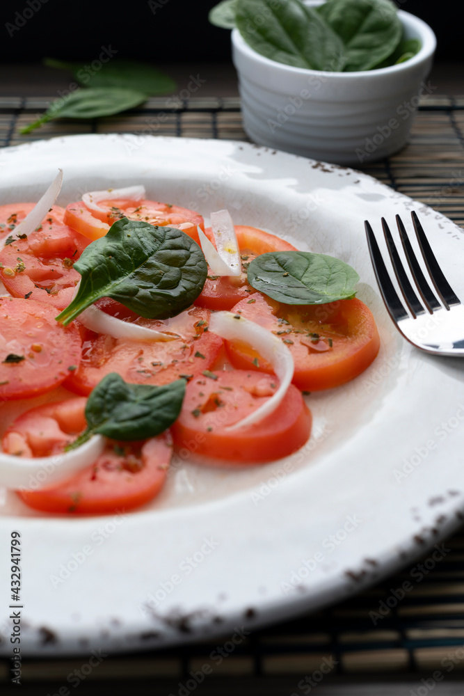 Spinach, tomato and onio salad Spinach, tomato and onio salad